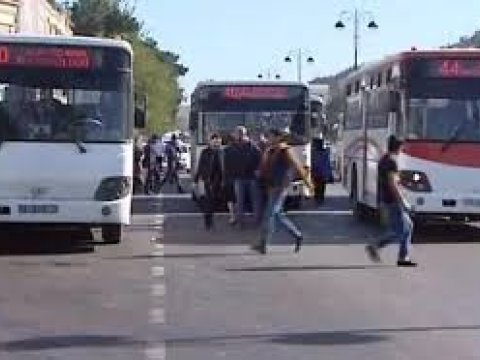 Bakıda marşrut avtobusu piyadanı vuraraq öldürüb