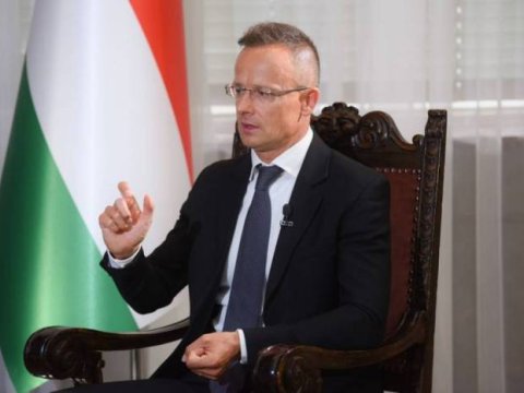 Macarıstanın xarici işlər naziri Ermənistandadır