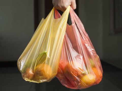 İndi də marketlərdə polietien torbaları daha çox satmağa çalışırlar - PROBLEM