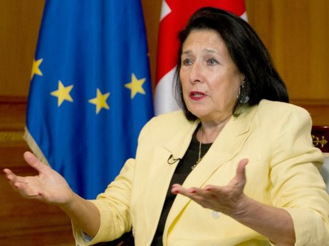 Zurabişvili&nbsp;ikinci prezidentlik müddətinə namizədliyini irəli sürəcək
