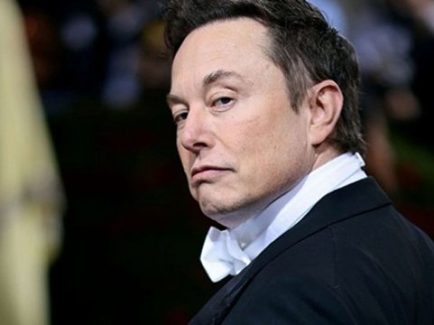 İlon Mask dünyanın ilk trilyonçusu OLACAQ