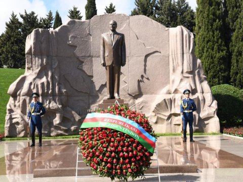 Paralimpiyaçılarımız&nbsp;Fəxri və Şəhidlər xiyabanlarında&nbsp;