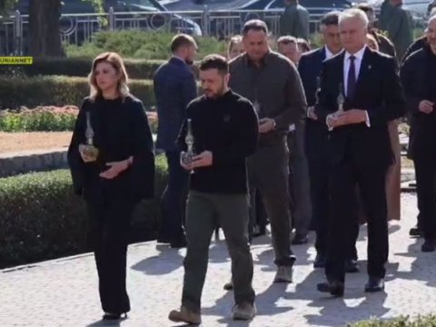 Zelenski Krımtatar soyqırımı abidəsinin açılışını edib