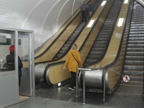 Metroda niyə iki eskalatordan biri işləyir? - Rəsmi AÇIQLAMA