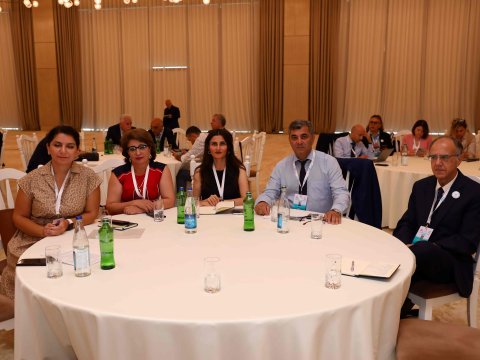 Xaricdə Yaşayan Azərbaycanlı Alimlərin Forumu öz işini sessiyalarla davam etdirir - FOTO 