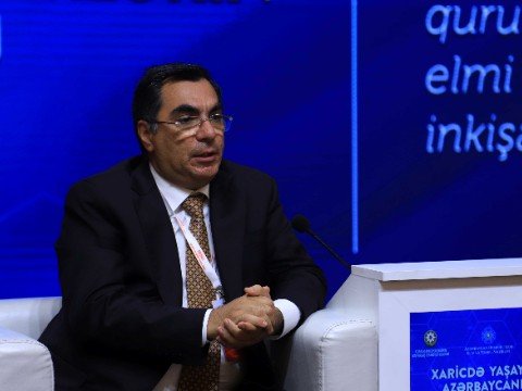 Nüfuzlu universitetlərin rektorları Alimlərin Forumundan danışıblar -&nbsp;FOTOLAR