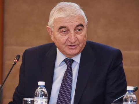 Məzahir Pənahov daha 20 müraciətə baxacaq