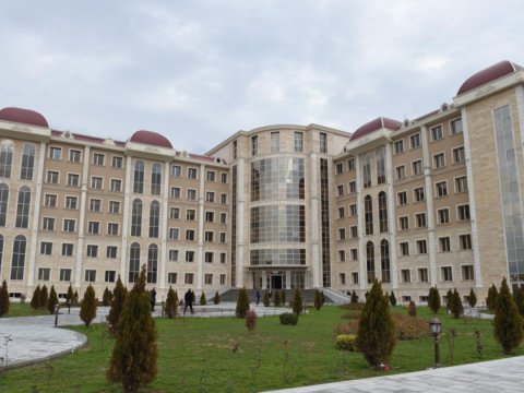 Naxçıvandakı tibb müəssisələri ilə bağlı yeni QƏRAR