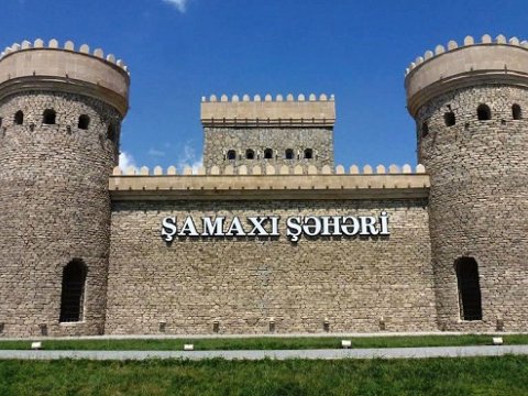 Şamaxıdakı dəhşətli qətlin təfərrüatı -&nbsp;Əvvəl bıçaqladı, sonra maşınla üstündən keçdi