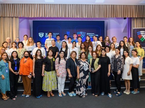 Elektron Təhlükəsizlik Xidməti məktəbliləri maarifləndirib