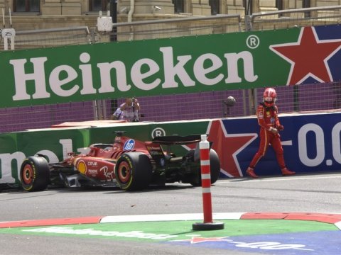 "Ferrari" pilotu Bakıdakı qəzadan DANIŞDI