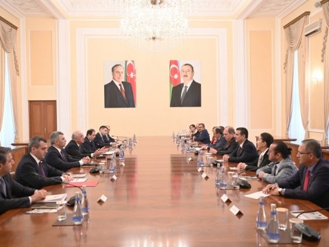 Baş nazir Türkiyə Ali Məhkəməsinin sədri ilə GÖRÜŞDÜ