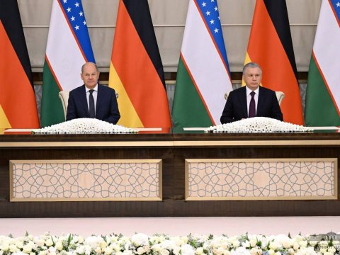 Şolts Özbəkistanda Mirziyoyevlə görüşdü