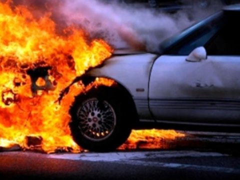 Bakıda maşın YANDI