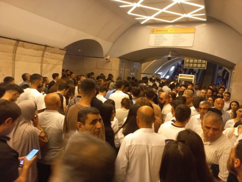 Dərslərin başlaması metroya da təsirini göstərdi