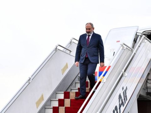 Paşinyan Gürcüstana gedib