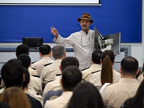 Müdafiə Nazirliyində Deqati ilə görüş