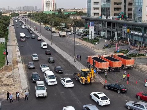 8 Noyabr prospektinin bu hissəsi bağlandı