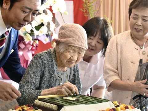 Yaponiyada yaşı 100-dən çox olanlar rekord saya çatdı