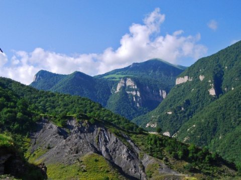 Xarici diplomatlar&nbsp;Kəlbəcərdə - VİDEO