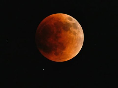 İlin ikinci Ay tutulması başlayıb&nbsp;