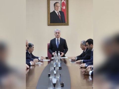 Zeynal Nağdəliyev&nbsp;Rüstəm Xəlilovu kollektivə təqdim etdi