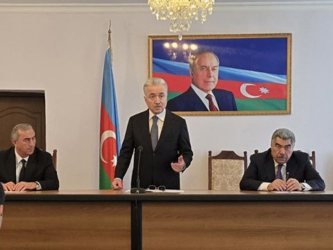 Sevindik Hətəmov kollektivə təqdim olundu