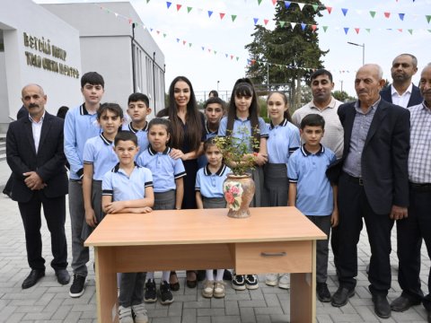 Leyla Əliyeva Biləsuvarda yeni inşa edilən məktəbdə - FOTOLAR