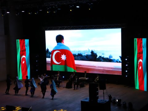 İmruzə Hüseynovanın yaradıcılıq gecəsindən rəngarəng FOTOLAR