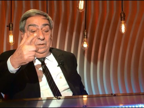 Heç kəsin tanımadığı, ciddi uğuru olmayan adamın efirdə nə işi var?!