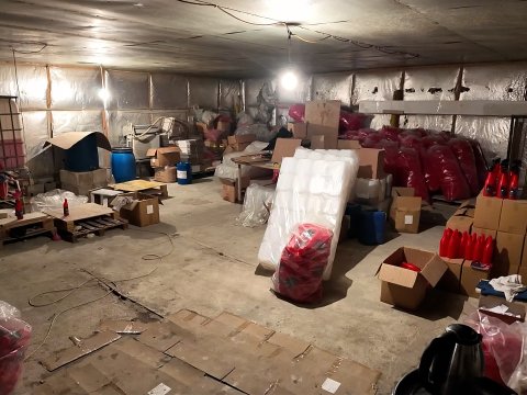 Saxta yuyucu vasitələr istehsal edən sex BAĞLANDI