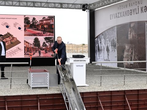 Prezident Ağdamda kəndin təməlini qoydu