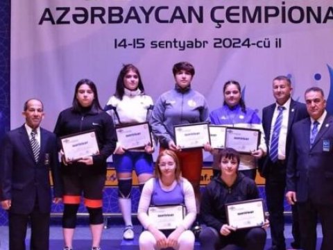 Cavanşir Feyziyev idmançılarla görüşdü &ndash; FOTOLAR