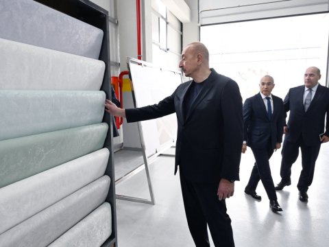 Prezident Ağdamda Divar kağızları istehsalı zavodunun açılışında