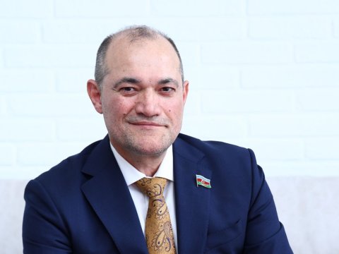 Əli Kərimlinin keçmiş müavini:&nbsp;"Onun yanında kim qalmaq istəyər?"