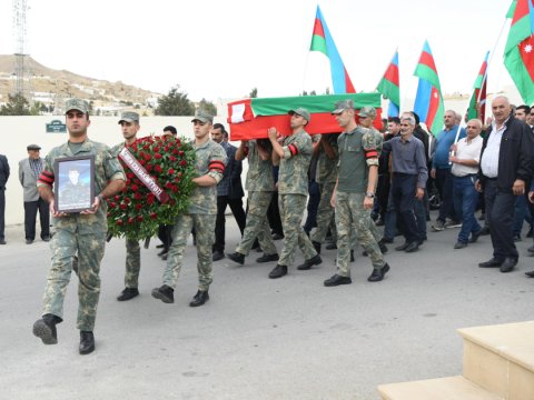 Şəhid Tərlan Rüstəmov Lökbatanda dəfn edildi - FOTO