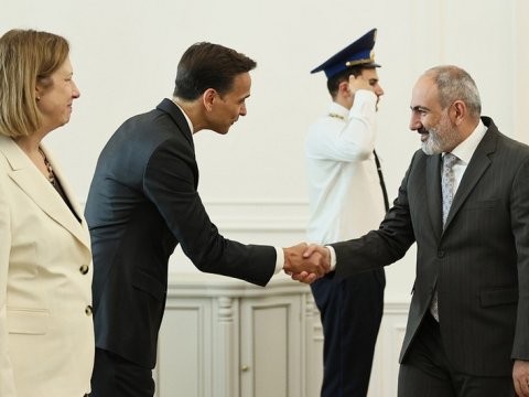 Paşinyan ABŞ rəsmisi ilə sülhdən danışdı