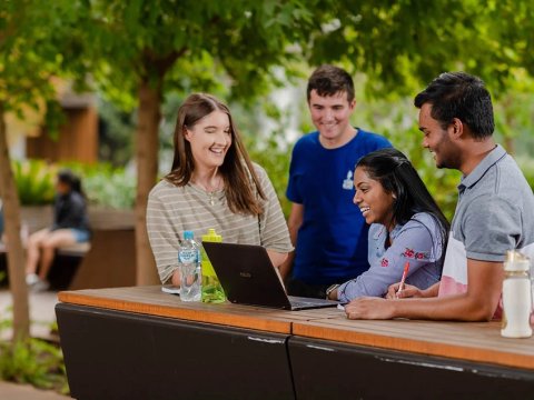 Azərbaycanda hansı universitetlər məzunların&nbsp;iş tapmasına kömək edir? - ARAŞDIRMA