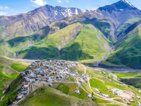 Əli Əsədov&nbsp;&ldquo;Xınalıq və Köç yolu&rdquo; qoruğu ilə bağlı qərar imzaladı