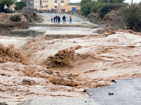 Daşqınlar iki nəfərin həyatına son qoydu