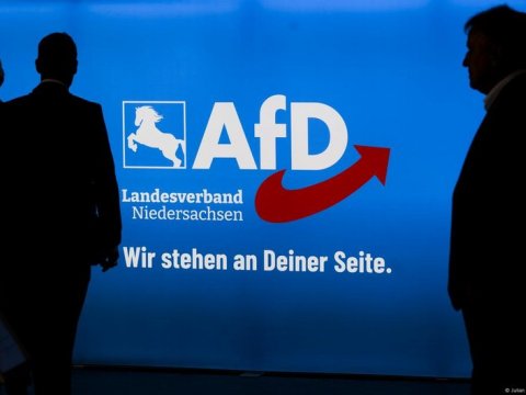 Almaniyanda sağçıların reytinqi YÜKSƏLİR