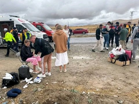 Türkiyədə 15 turist yaralandı