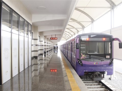 Metroda gün ərzində ikinci PROBLEM