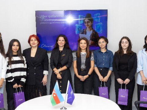 "Azercell" yüksək bal toplamış tələbə qızları&nbsp;təbrik etdi - VİDEO