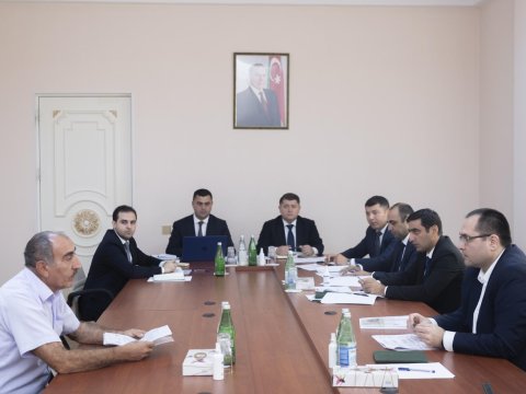 Nazir Şamaxıda vətəndaşları qəbul edib, fermerlərlə görüşüb