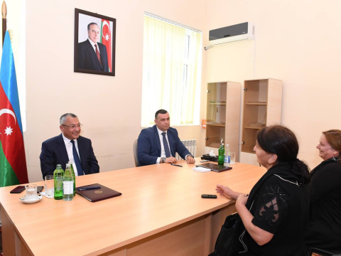 Dövlət Komitəsinin sədri Goranboyda vətəndaşları qəbul edib