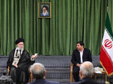 Xamenei keçmiş prezident əvəzinə yeni vəzifə verdi