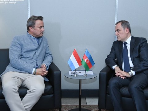 Nazir daha bir həmkarı ilə danışıqlar apardı