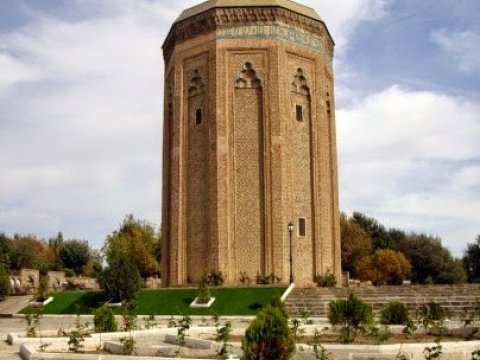 Möminə Xatın Türbəsi bərpa olunur