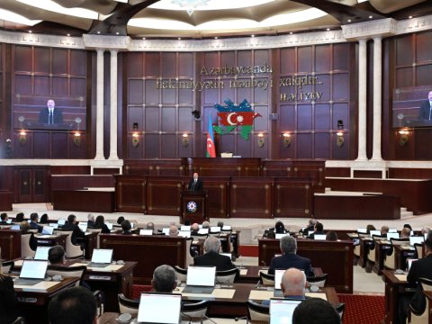 Deputatlar hansı qaydalarla cəzalandırılır...